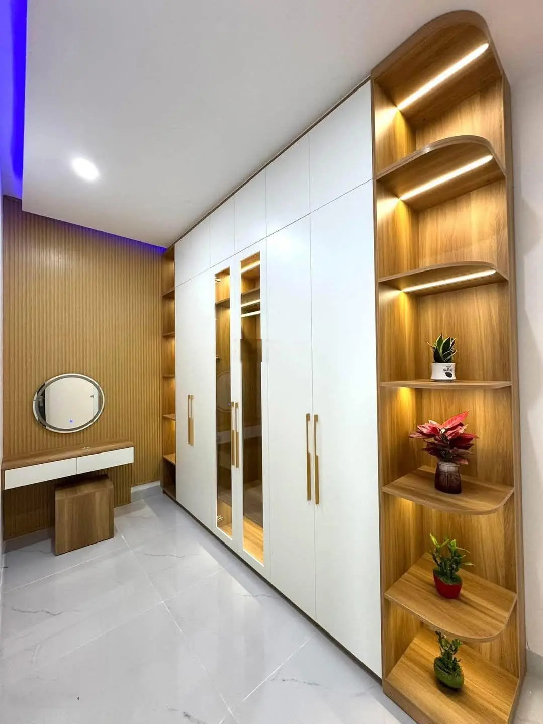 Bán gấp nhà đẹp gần chợ Bình Chánh, 1,54tỷ/70m2, 1 trệt 1 lầu, sổ sách đầy đủ
