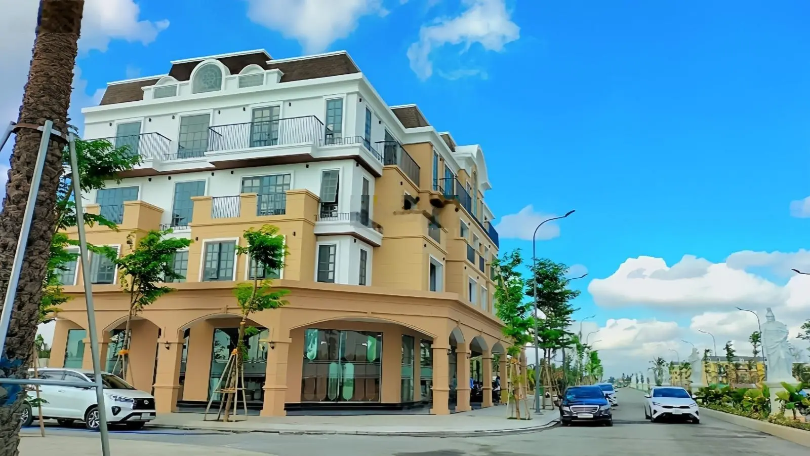 Duy nhất 1 căn góc 2 mặt tiền đường ngay trung tâm hành chính Thủ Thừa tiện ở và kinh doanh