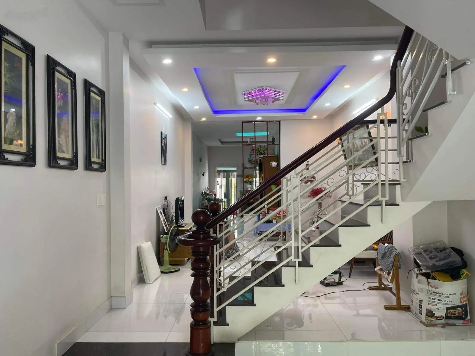 Khách đuối bán gấp nhà 98m2 sát Vincom Thủ Đức 1trệt 2 lầu giảm xuống 3 tỷ, rất hiếm