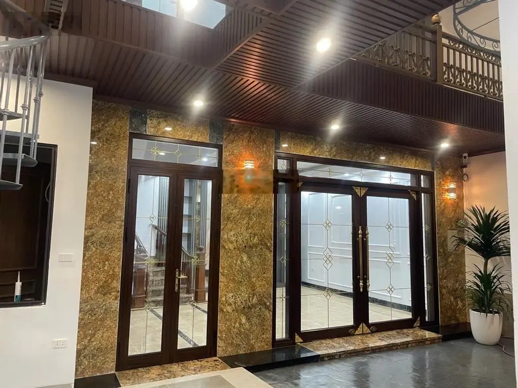 Bán nhà Đông Tác - Phạm Ngọc Thạch 125 m2 Sân vườn Ô tô đỗ cổng Ba bước ra phố Nhỉnh 110 triệu/ m2