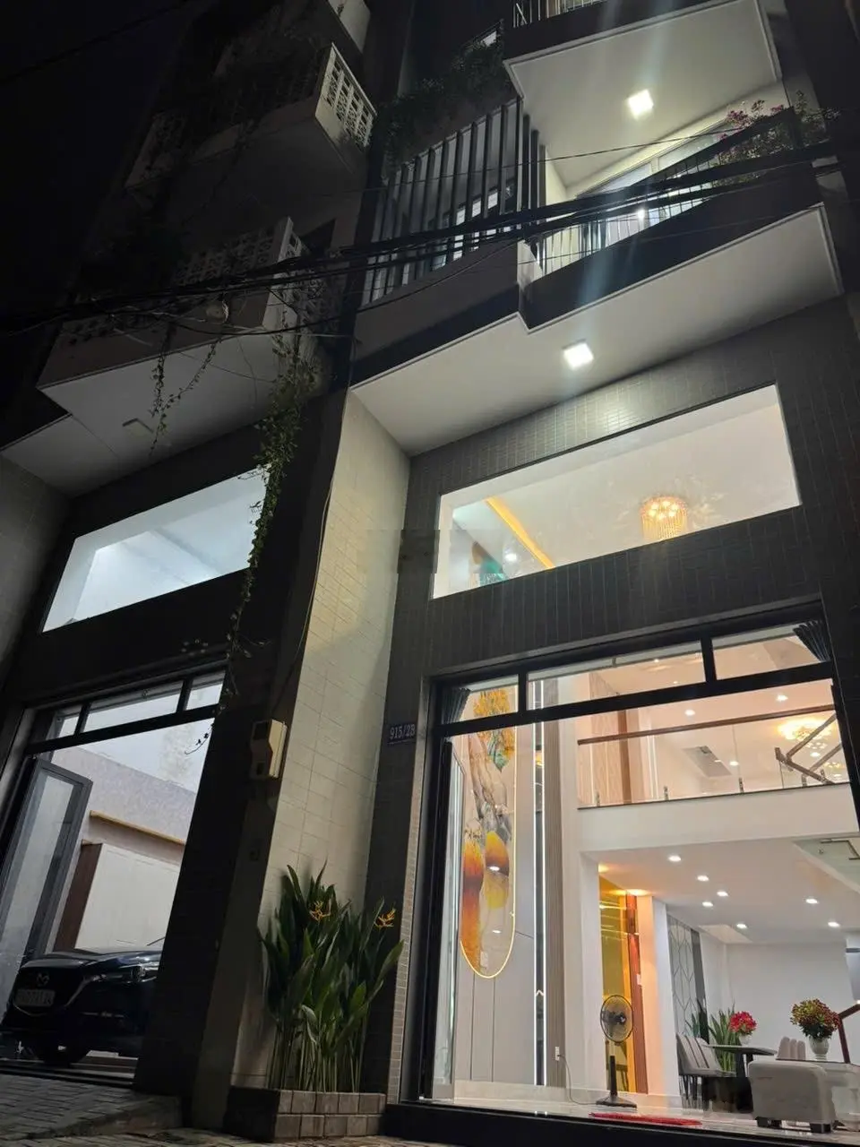Nhà 1 trệt 1 lửng 3 lầu ngay Hà Huy Giáp vô 15m