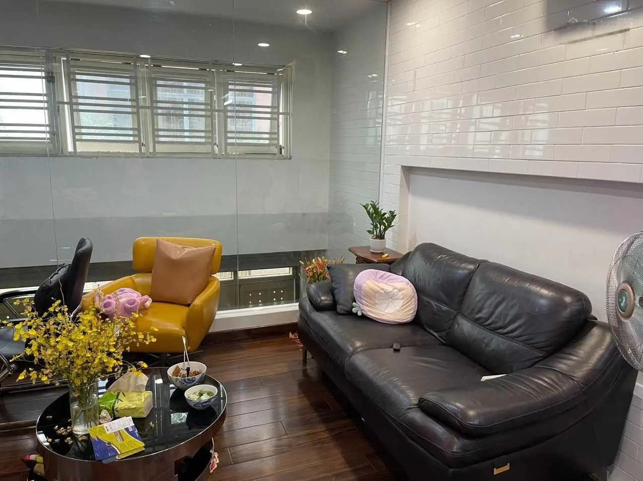 Bán nhà mặt tiền đường Hoa Lan, Phường 2, Quận Phú Nhuận, 4x16m, hầm 5 tầng đúc, HĐT 55 tr/th