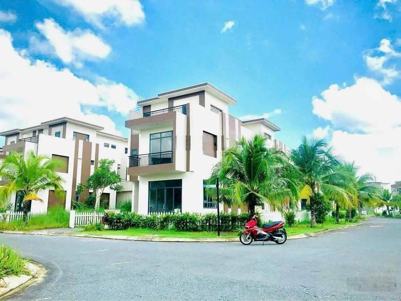 Bán biệt thự Trần Anh Riverside, 2,55 tỷ, 112m2, 3PN, 3WC, tiện ích nội khu đầy đủ