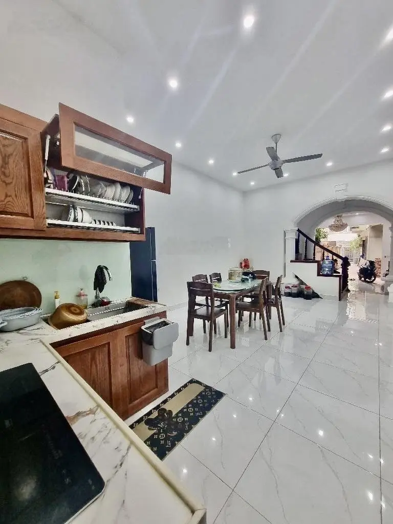 Cần Bán Căn Nhà xây Tâm Huyết Ngọc Lâm hơn 10 tỷ-85m2- Mặt Tiền 5m-2 THOÁNG-DÂN XÂY-SÁT PHỐ
