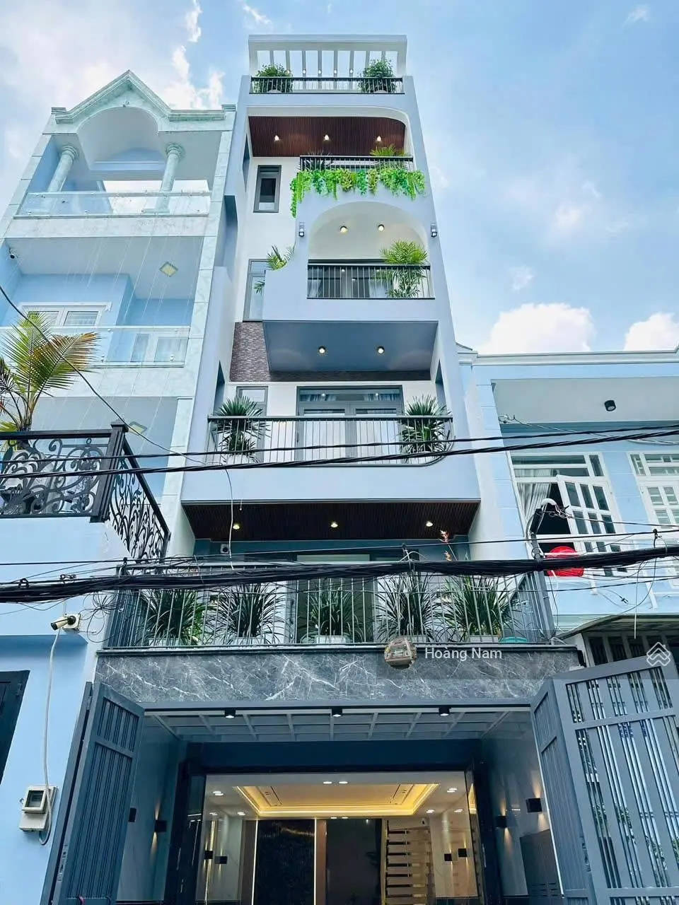 Cần xoay tiền bán nhà hẻm 5m 65m2 Võ Văn Tần, Q3. Xây trệt 4 lầu. Gần chợ Bàn Cờ rất tiện