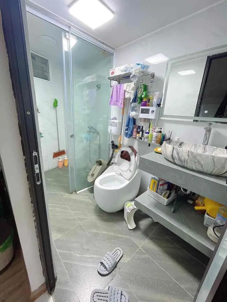 Bán gấp nhà Kim Mã, Ngõ nông, nội thất Sịn, 40m2 nhỉnh 6 tỷ.