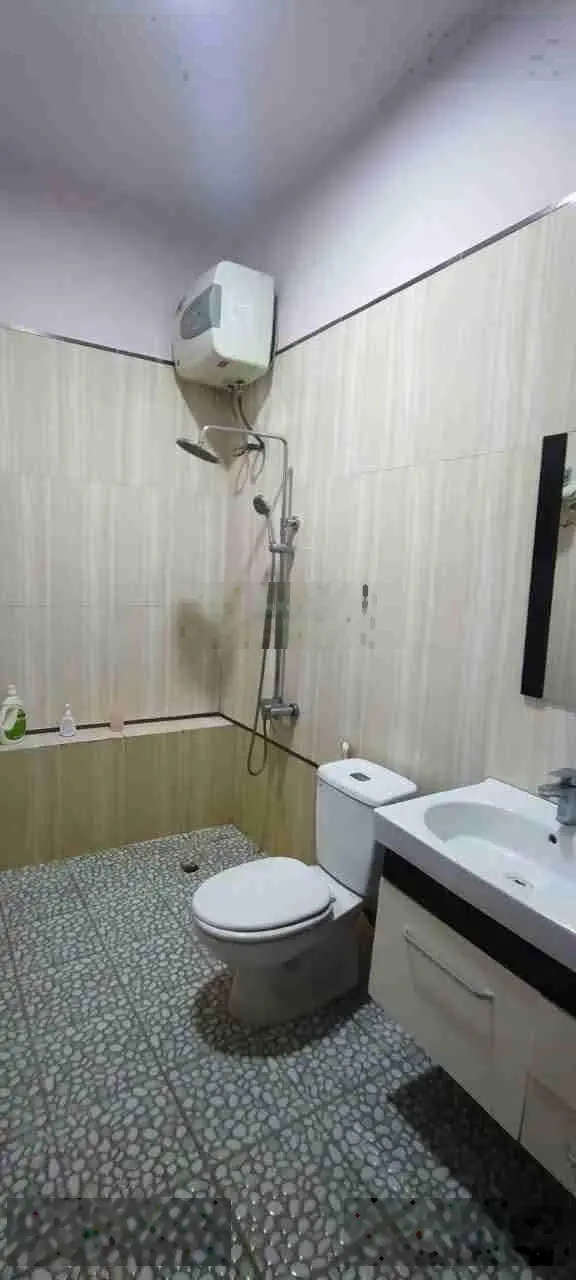 Nhà mặt tiền đối diện công viên - Gần trường học - Gần hội chợ triển lãm