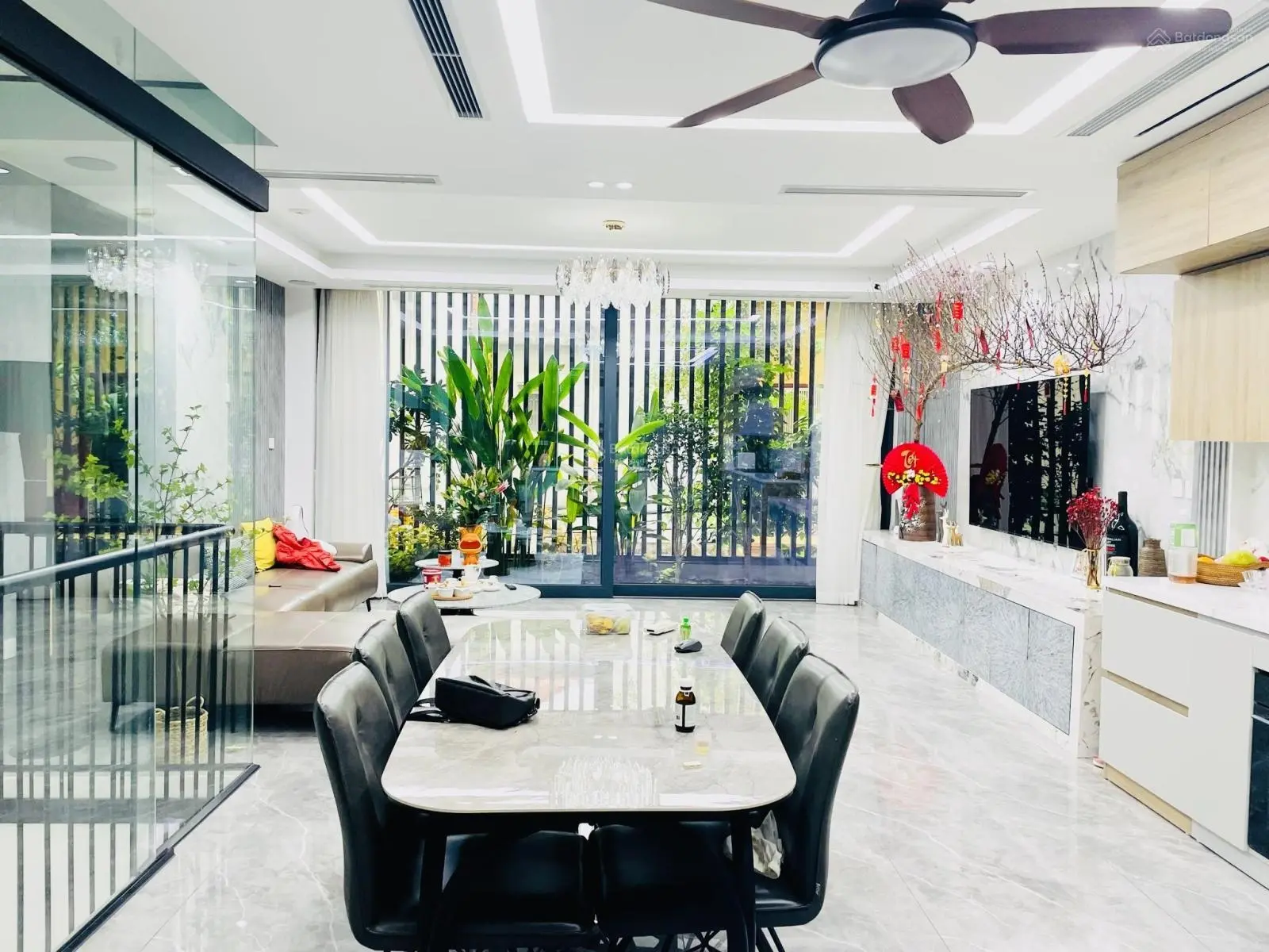 Thang máy 2 xe 7 chỗ trong nhà, ở+văn phòng dòng tiền 60tr/th DT 85m + 6tầng + MT 6,3m*26tỷ có TL