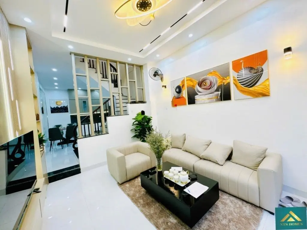 Bán nhà Kim Ngưu, 40m2 x 6,25 tỷ, trung tâm quận HBT, đầy đủ nội thất xịn chỉ việc xách valy về ở