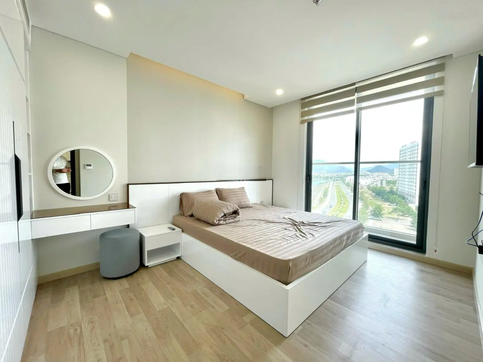 Bán căn hộ 2PN CT1 Riverside Luxury Nha Trang