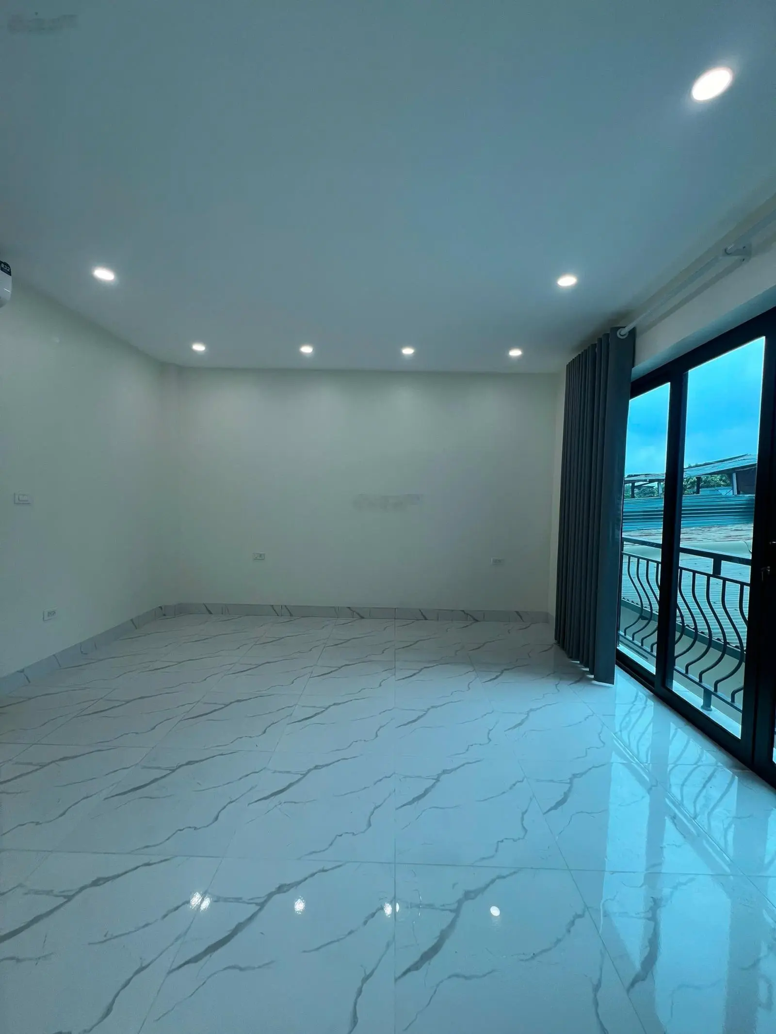 Bán nhà phố An Dương, Tây Hồ - Diện tích 61m2, mặt tiền 5m - Ngõ thông, cách ô tô tránh đỗ 25m