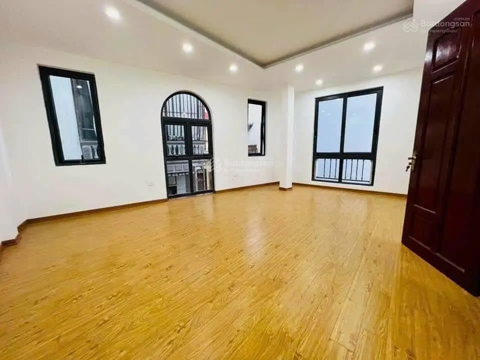 Bán nhà đường láng - đống đa. nhà 6 tầng thang máy, lô góc - oto vào nhà - nhà đẹp ở ngay.