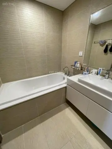 Bán căn hộ view hồ 3 phòng ngủ Vinhomes Skylake, tầng 26, sẵn hợp đồng thuê và nội thất, sổ lâu dài