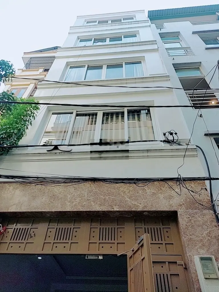 Nhà 2 tầng mặt tiền KD Phó Đức Chính Q1,cách chợ Bến Thành 500m giá rẻ