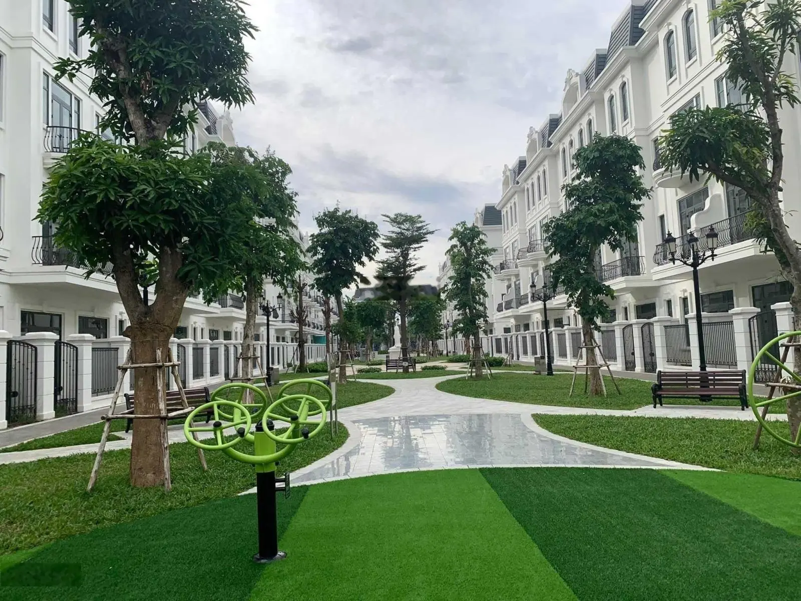 Bán căn 122m2 mặt tiền 7m hướng Nam duy nhất dự án Vinhomes Star City Thanh Hóa giá 9.1 tỷ.