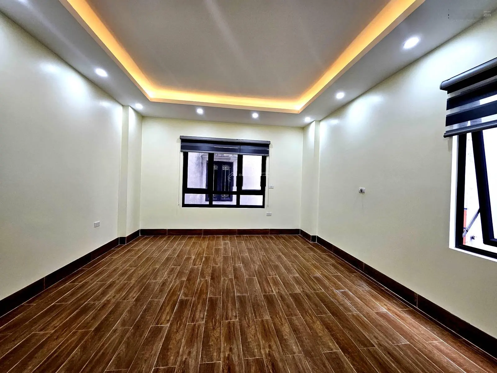 Bán nhà ngõ 155, ngách Cầu Giấy ô tô cách nhà 50m. Diện tích 40m2, 6 tầng, 4,3m, giá 10,9 tỷ