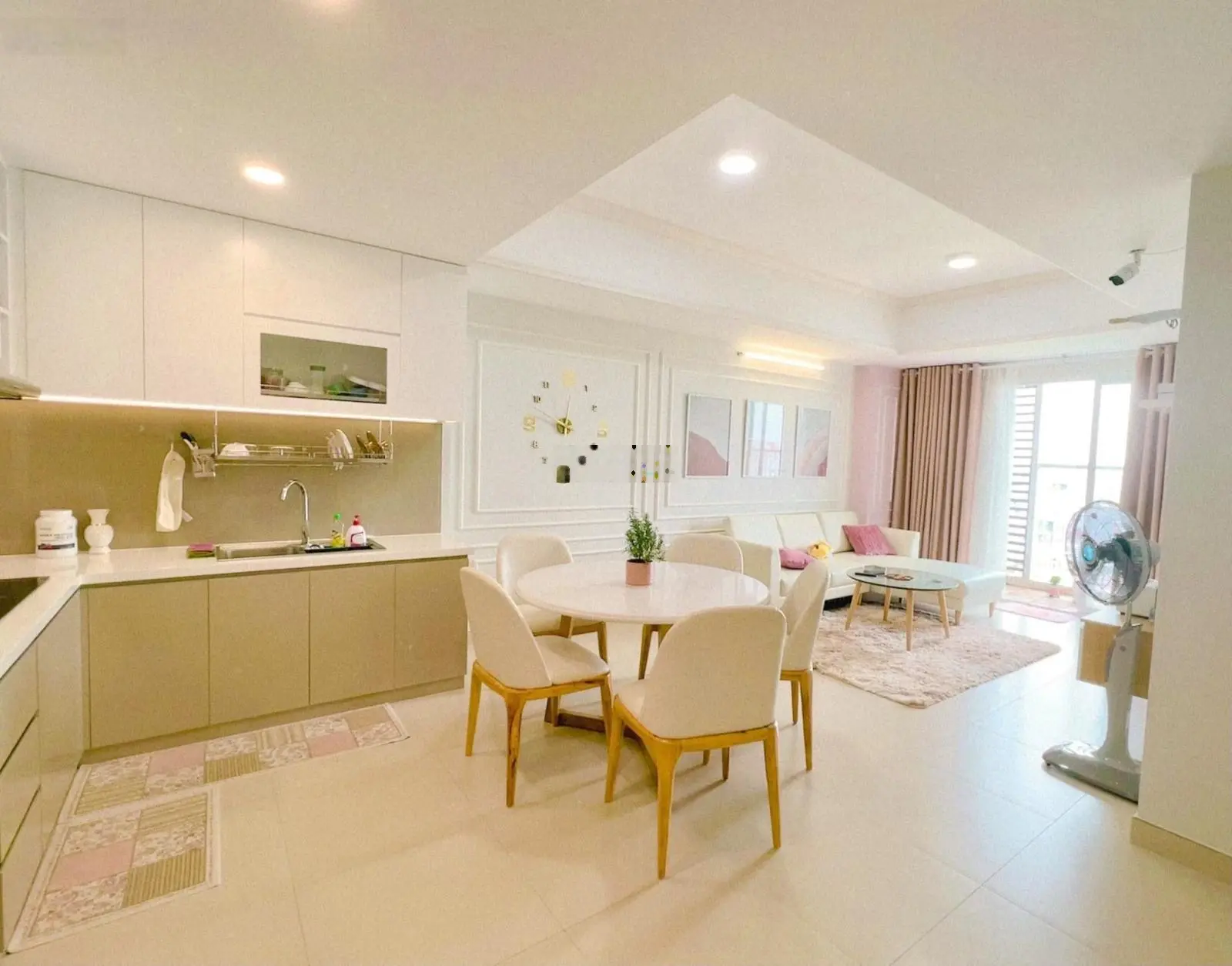Bán nhanh trong tháng! Bán căn hộ Carillon 7 Tân Phú 86m2 3 phòng ngủ Giá 1Tỷ980 tặng full nội thất