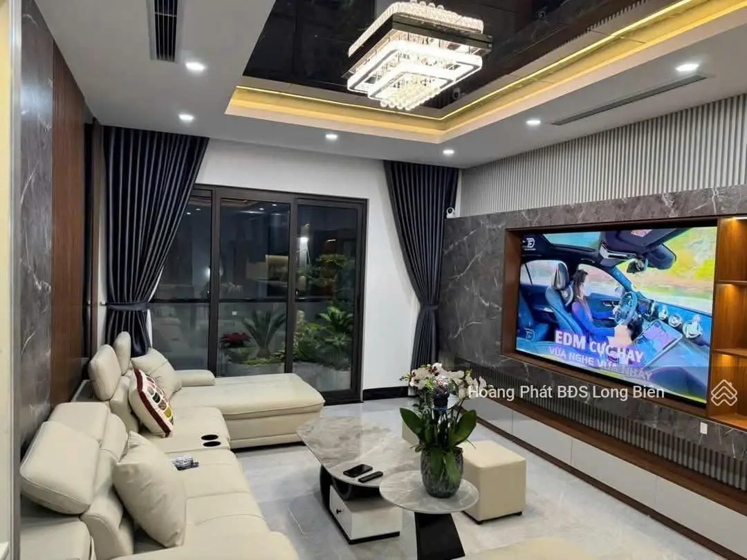 Bán nhà Phố Trạm - Long Biên. Thang Máy, Kinh Doanh, cách 1 nhà ra Phố. 60m x 8T. Lh 0965858116