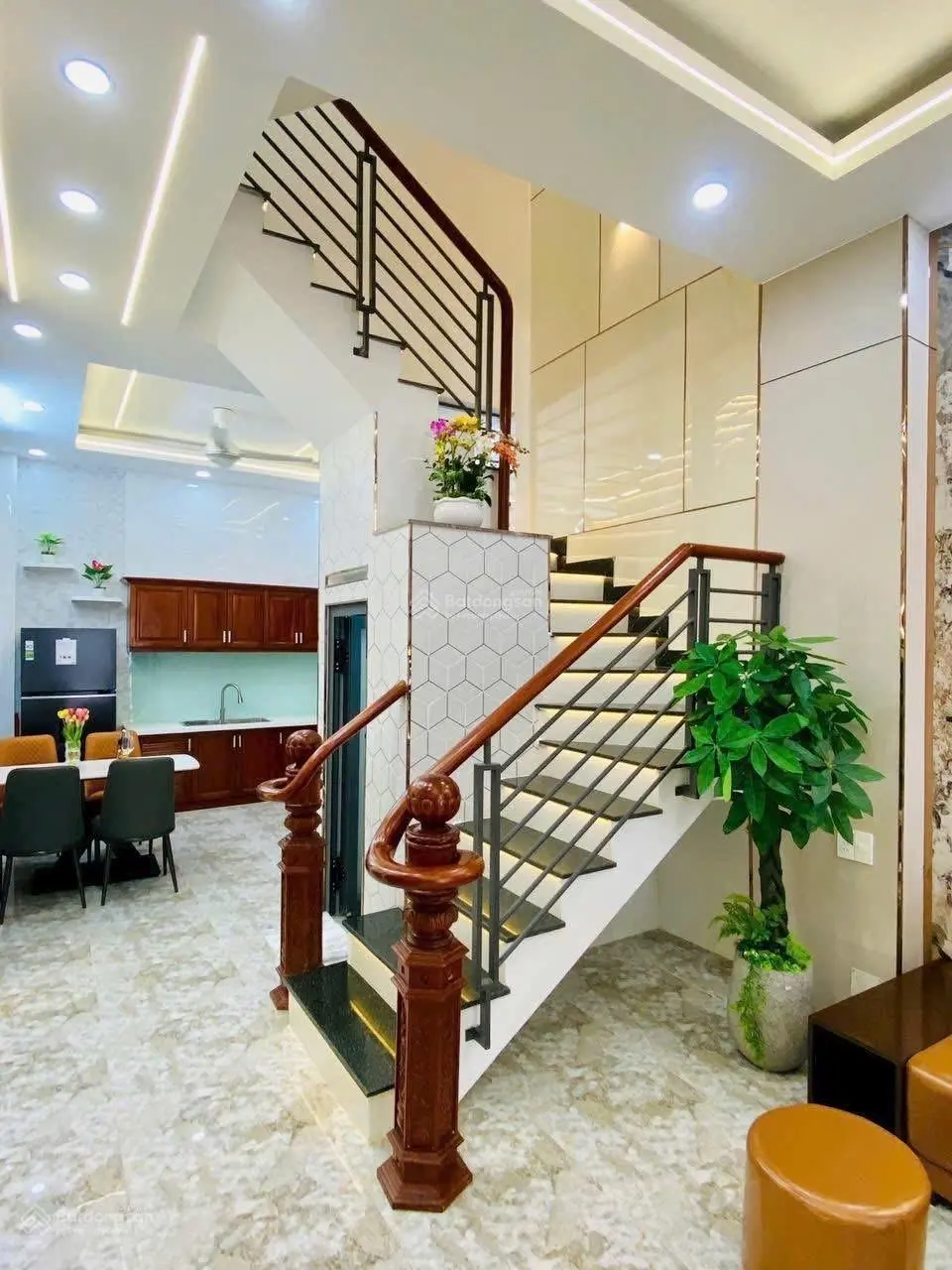 Bán nhà cạnh chợ Hóc Môn - Trưng Nữ Vương, Thị Trấn Hóc Môn / 72.5m2 / Giá 2 Tỷ 180 (Sổ Hồng Riêng)