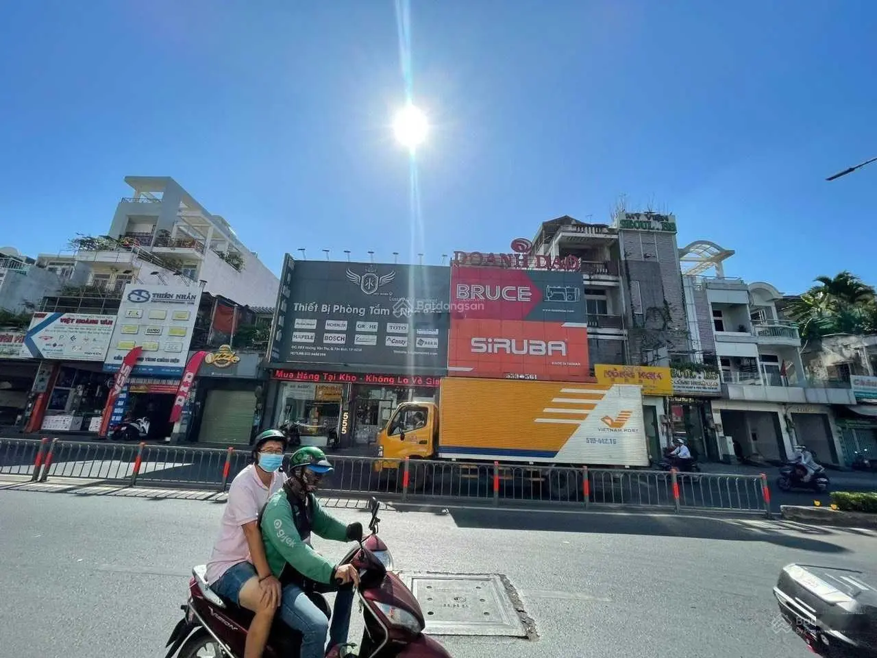 Mặt tiền đường Hoàng Văn Thụ - DT 18x30m - CN 540m2 - 3 tầng - HĐT 350 triệu - giá 90 tỷ