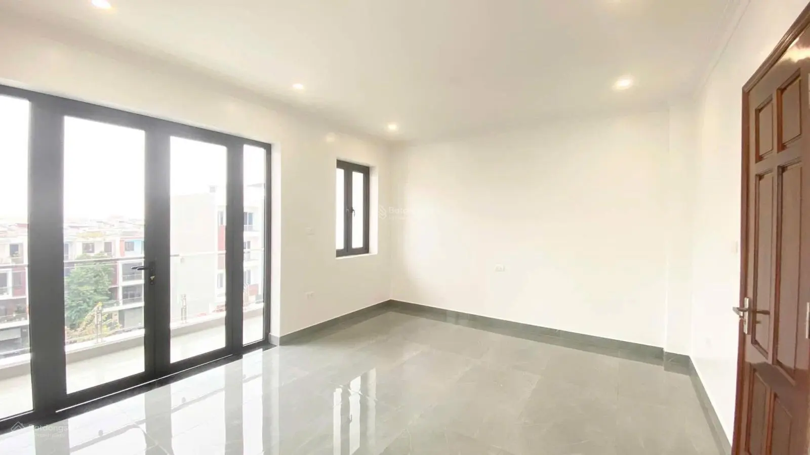 Bán nhà shophouse 5,5 tầng đường 30m có thang máy tại Himlam Hùng Vương, Hồng Bàng LH 0977942670