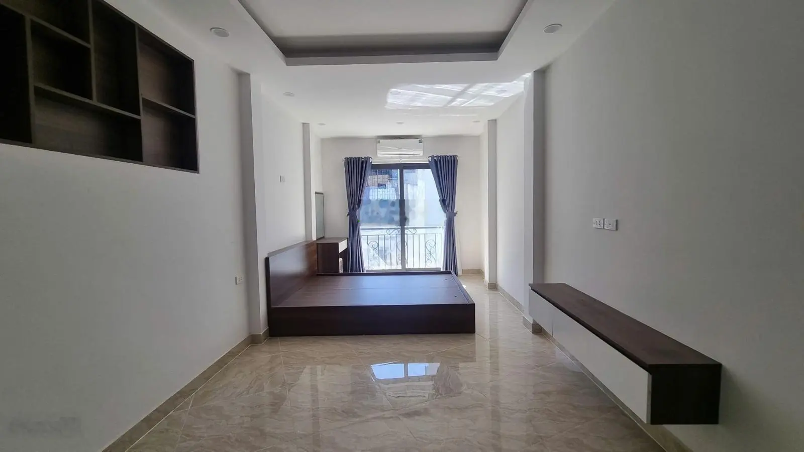 (THANG MÁY) Bán nhà Tôn Đức Thắng 40mx6T thông sàn TM mới đẹp thoáng 30m ra phố 7 tỷ Đống Đa
