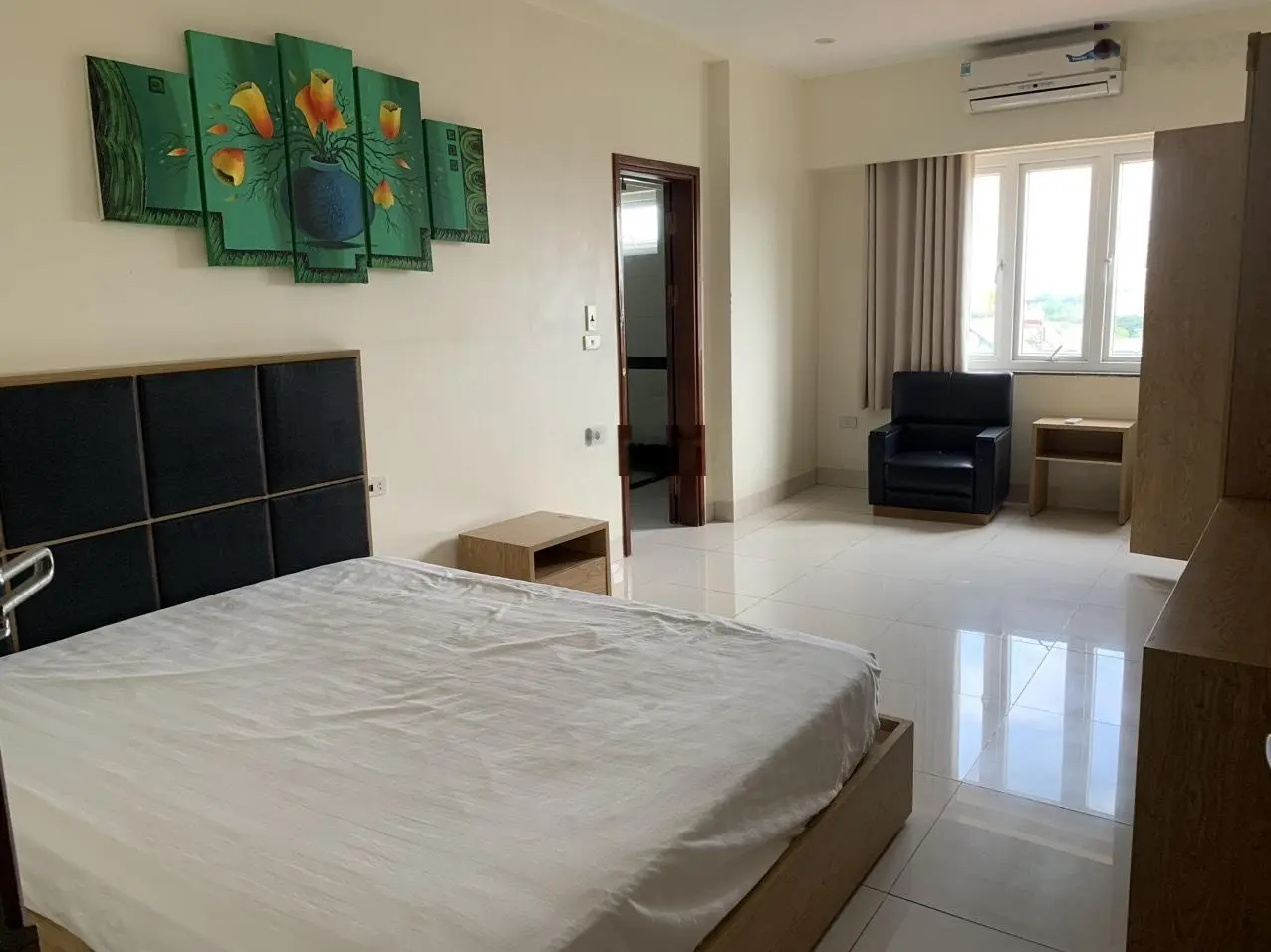 Bán khách sạn 16 Tôn Đức Thắng, P. Đông Thành - TP Ninh Binh - đang vận hành tốt