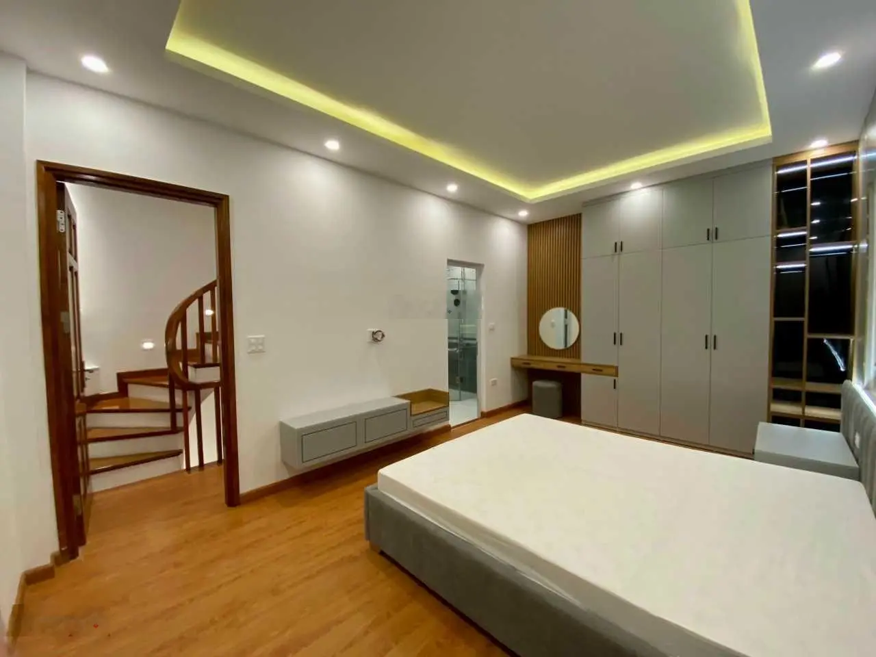 Hiếm Tây Hồ, phố Võng Thị - view Hồ Tây, gần ôtô, 36m2 chỉ hơn 6 tỷ