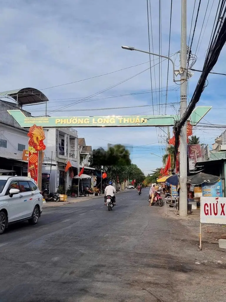 Bán gấp lô đất chỉ 599tr full thổ cư, 135m2 MT đường Nguyễn Thìn, SHR