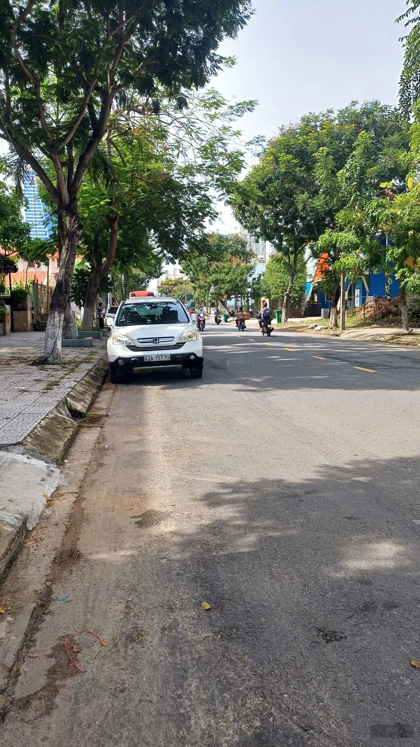 Bán nhà mặt phố đẹp tại đường Phan Tứ, giá cực chất 14 tỷ, diện tích 104m2