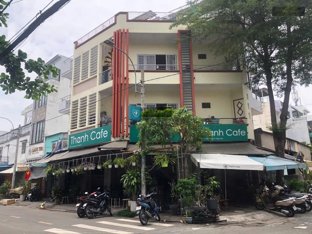 Góc 2MT kinh doanh sầm uất gần Thạch Lam - Luỹ Bán Bích cần bán gấp