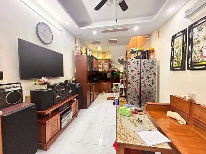 Cô tôi gửi bán căn nhà tại Trương Định, 10m ô tô đỗ, đi lại, nhỉnh 4tỷ