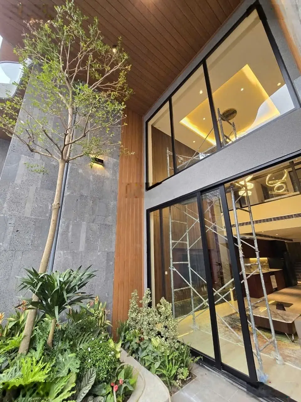 Tuyệt phẩm nhà phố Hồng Tiến, Long Biên 88m2, 8 tầng thang máy gara 3 ô tô, full nội thất, 19tỷ