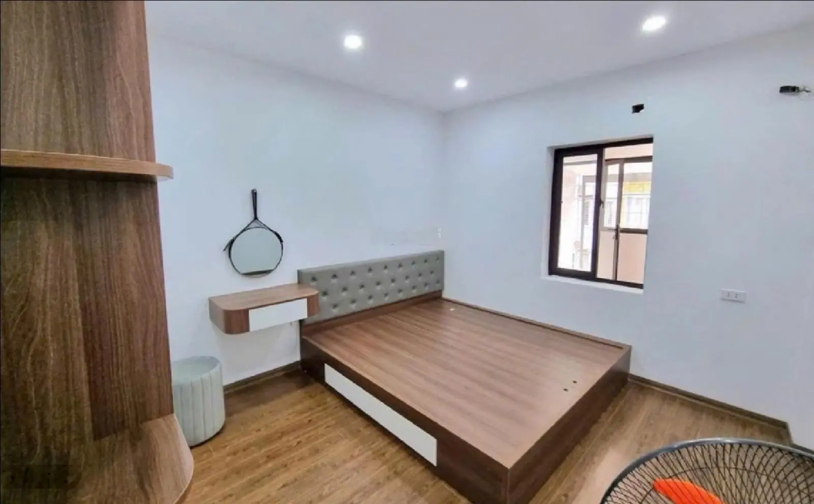 Bán nhà tập thể tầng 1 Doãn Kế Thiện 65m2, ô tô đỗ cửa, kinh doanh, Full N/T, ở ngay, giá 4,1 tỷ
