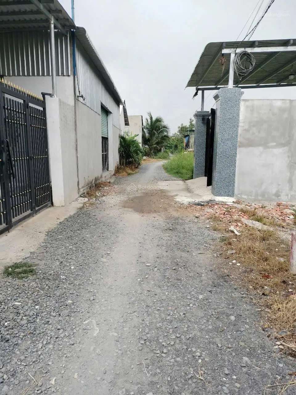 Chủ gửi bán cần bán gấp căn nhà đường thông xe hơi ấp Bình tiền 1 xã Đức Hòa Hạ