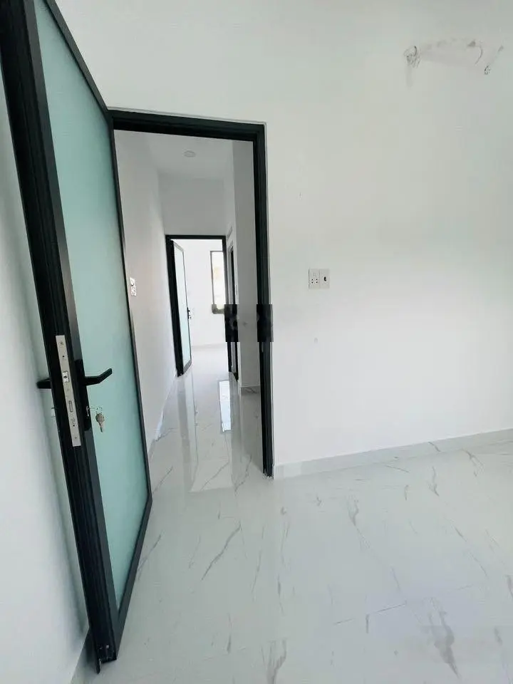 Sang nhanh nhà 1 trệt 1 lầu 5x18=90m2 KDC Bình Tân Hương Lộ 2 cách Quốc Lộ 1A 300m sổ sẵn
