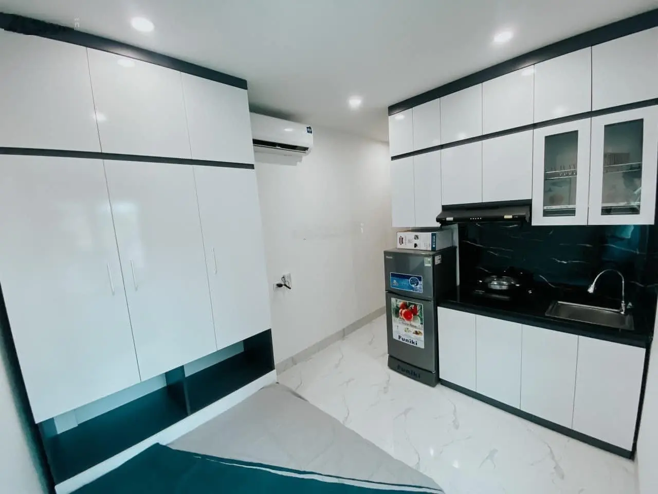 Cần thanh khoản! CHDV đẹp lõi Thanh Xuân, xây mới, ngõ nông, 61m2*6T*20p KK, TM, PCCC, giá tốt