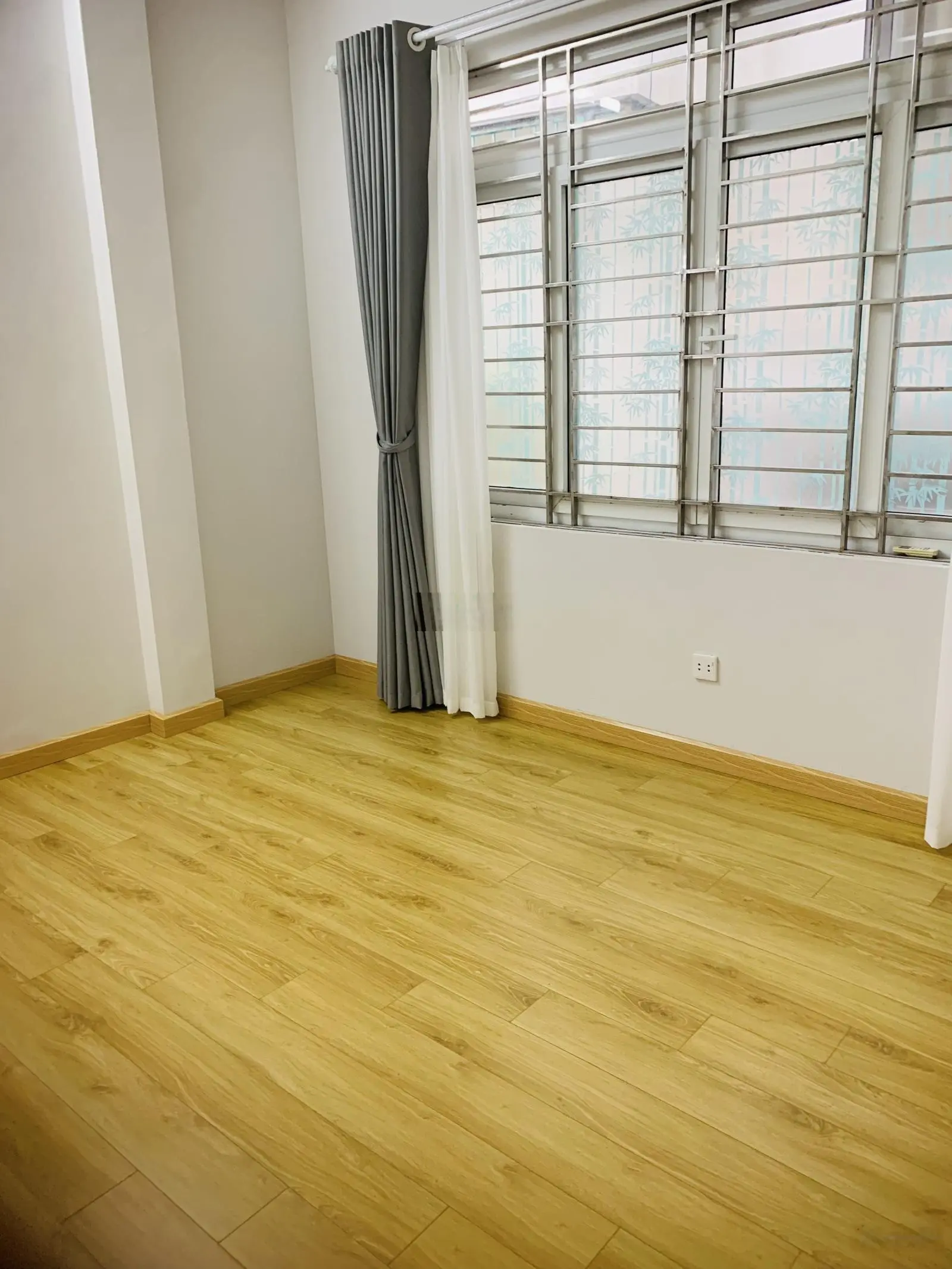 Bán nhà phố võ thị sáu- q. hbt - gần hồ- 10m ra ô tô - 20m2- 4 tầng - mt 4m - 5.x tỷ. lh 0933118886