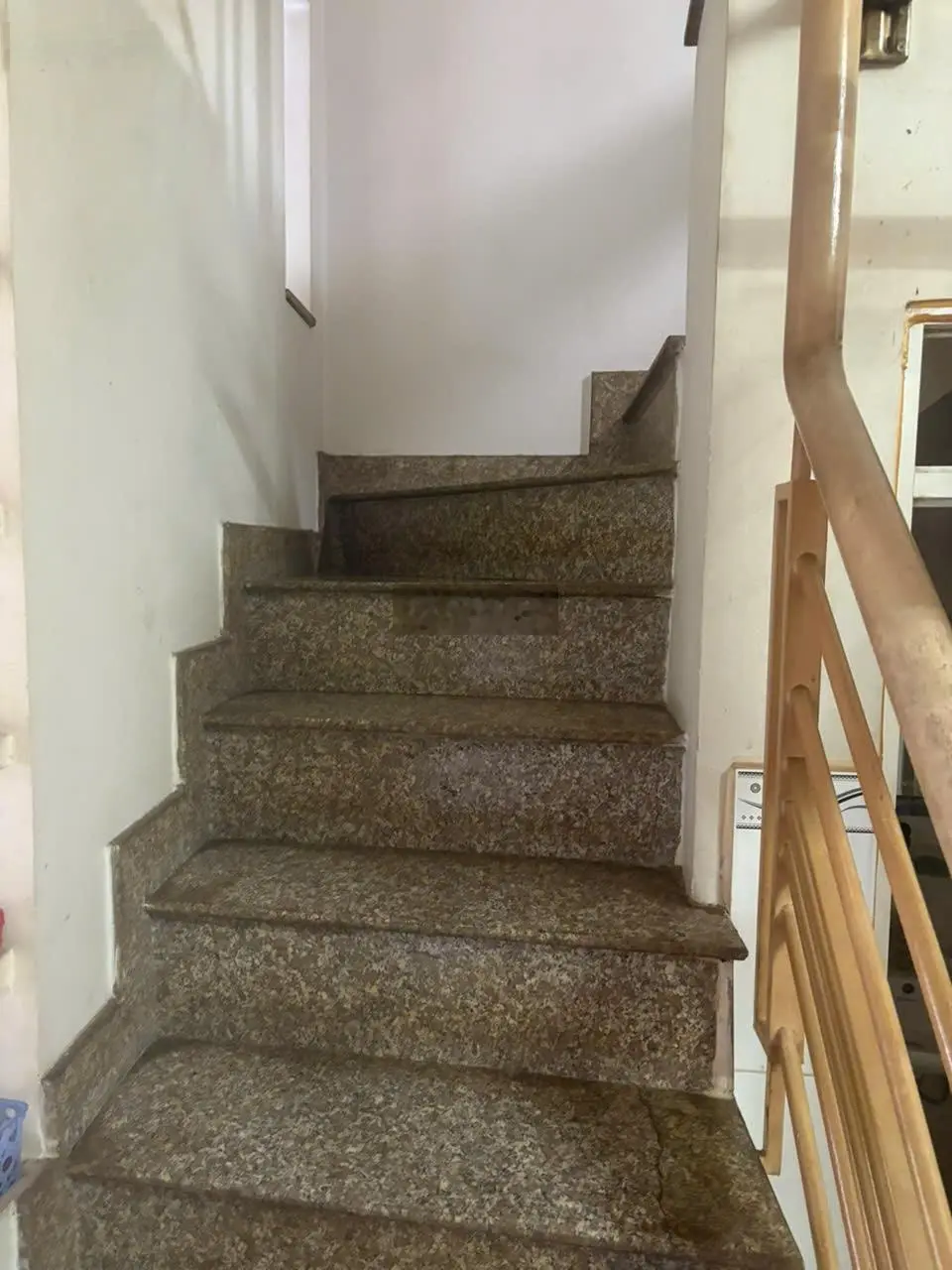 Bán nhà 1 trệt 1 lầu, 2pn 2wc, hẻm ba gác, có sân đậu xe, sổ hồng riêng hoàn công đủ, P7Q8