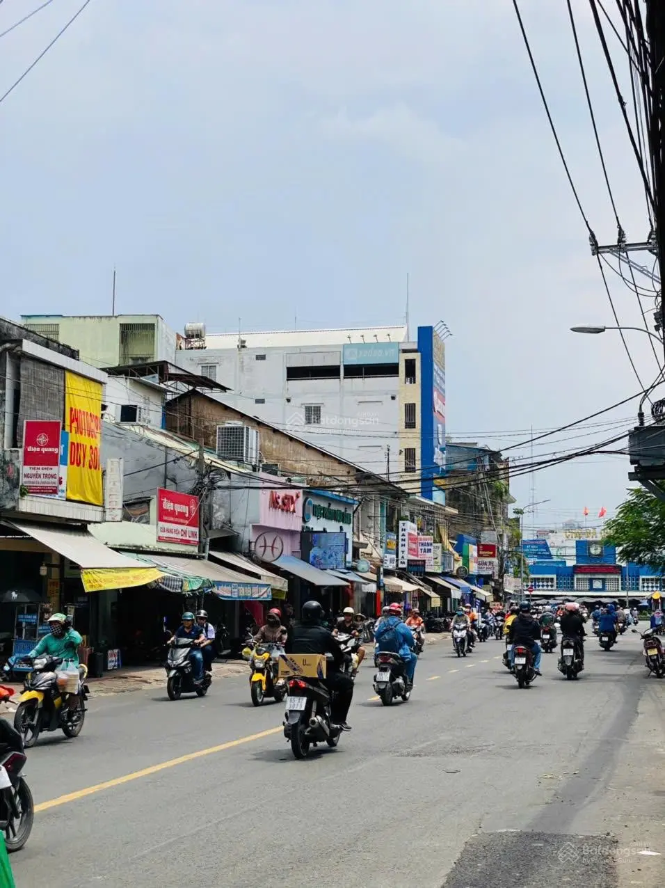 Cần bán nhà 4 tầng mặt tiền Huỳnh Đình Hai, P14, Bình Thạnh. DT 3,83x21m, giá bán 16,2 tỷ bớt lộc