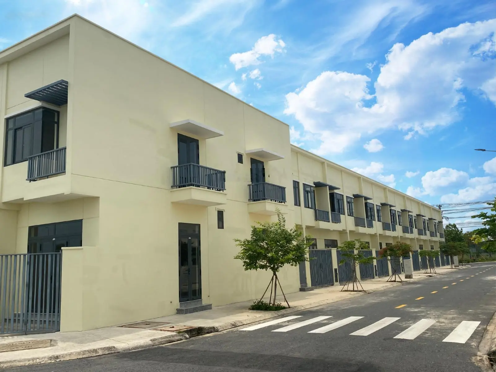 Bán nhà phố xây sẵn tại Trảng Bàng sổ riêng, trả trước 350 triệu là nhận nhà