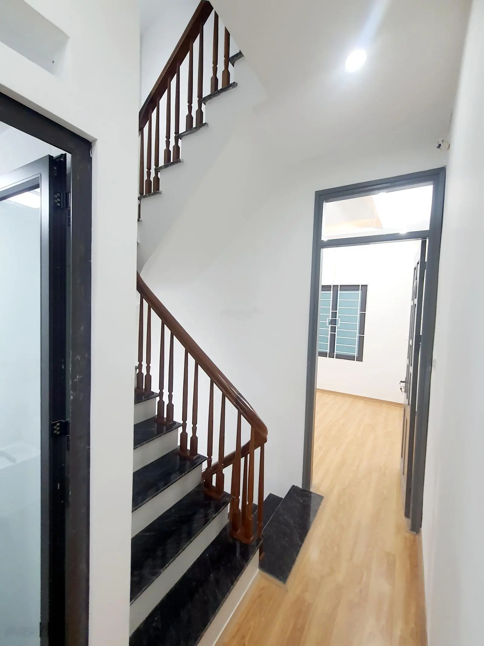 Nhà Đẹp,Ngõ Thông, otto đậu cửa Phố Bùi Xương Trạch Q.Thanh Xuân hơn 7 tỷ