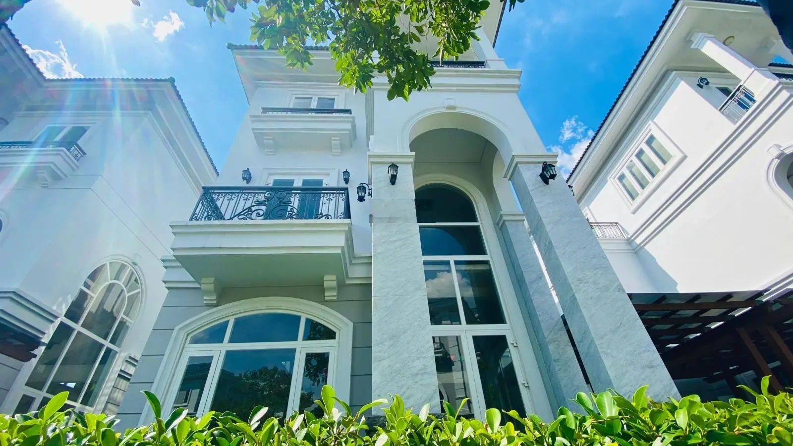Q2 bán căn biệt thự đơn lập Sol Villas 264m2 giá tốt 28,9 tỷ từ chủ đầu tư - ĐT: 0908 137 ***