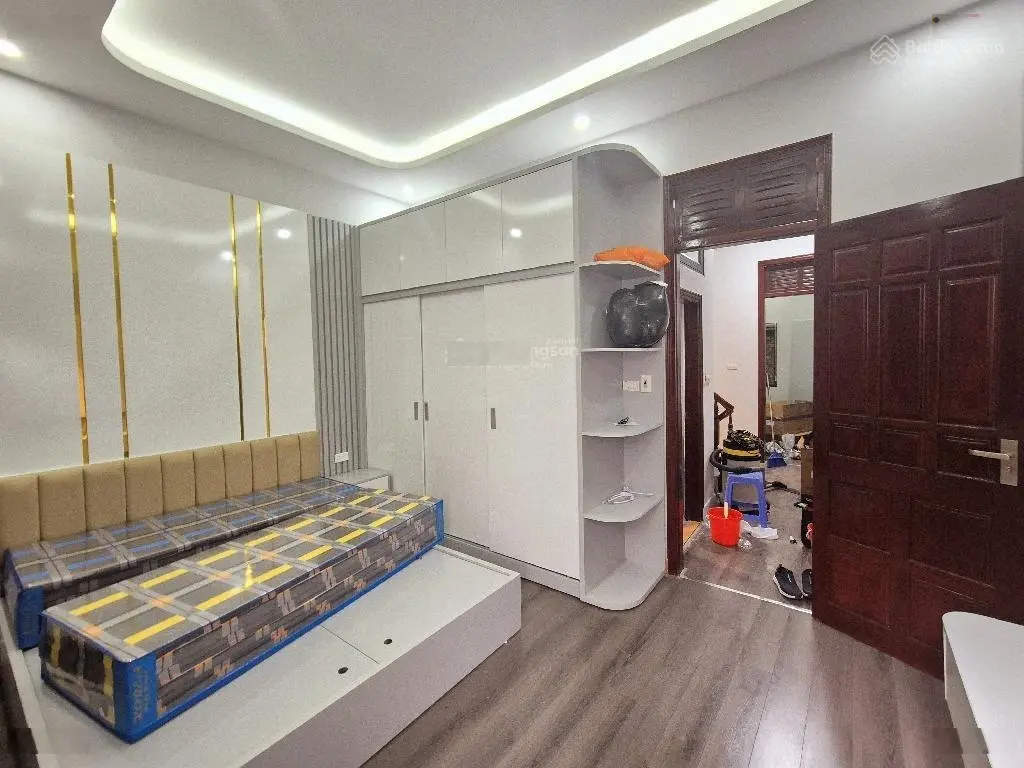 Phố tân mai, 55m2 - 4 tầng - 4 ngủ - full nội thất - mặt tiền rộng - hơn 6 tỷ