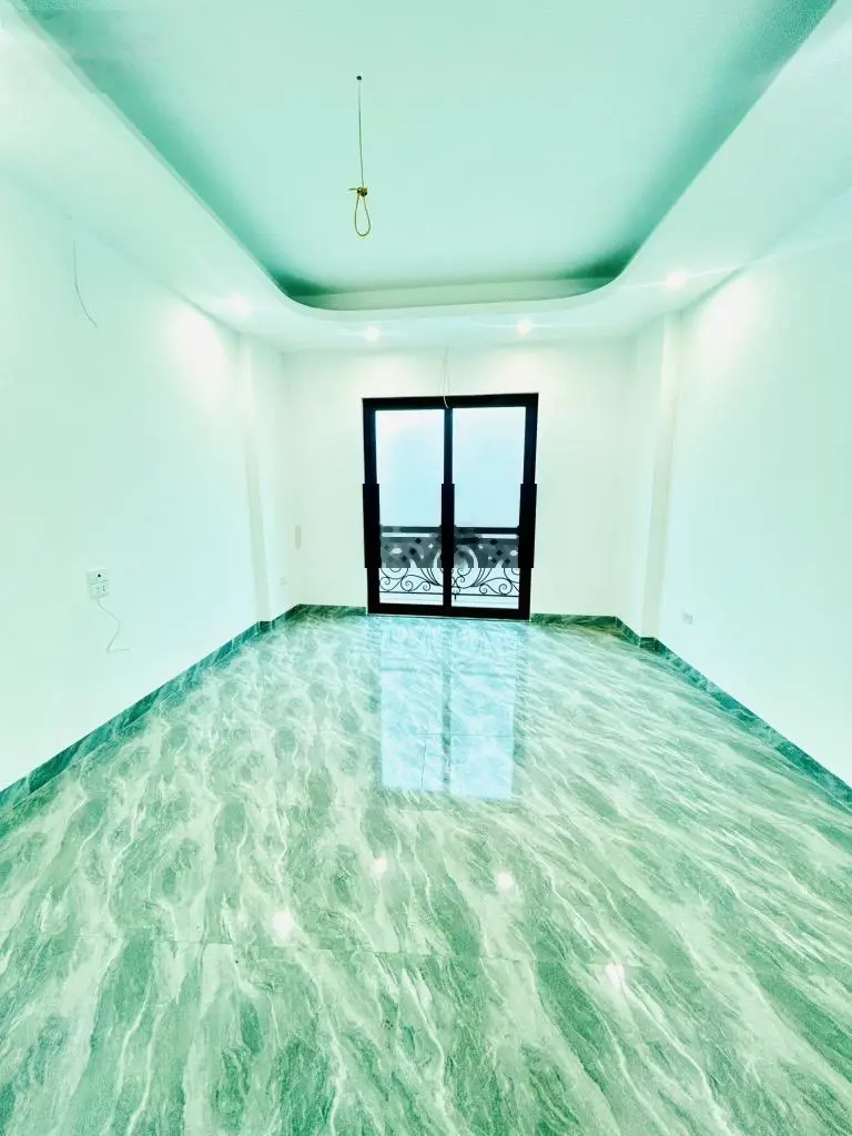 BÁN NHÀ ĐÀM QUANG TRUNG, LONG BIÊN - NGÕ NÔNG - 50M ra đường lớn - 35m 5 tầng giá 5.x tỷ có TL