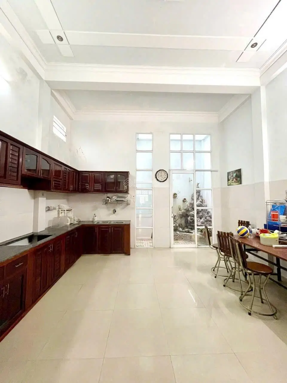 Bán gấp nhà gần Aemall Bình Tân mặt bằng lớn phù hợp cho thuê, buôn bán