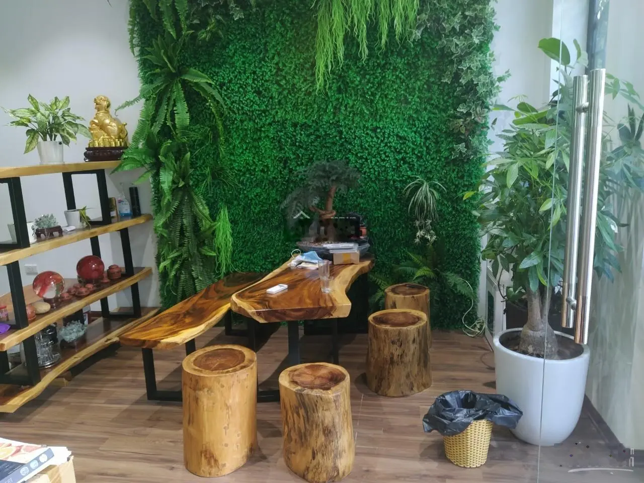 Bán gấp lô đất nền dự án Venus by Flamingo, DT 180m2, lô góc, sát hồ, LH 0931 793 ***