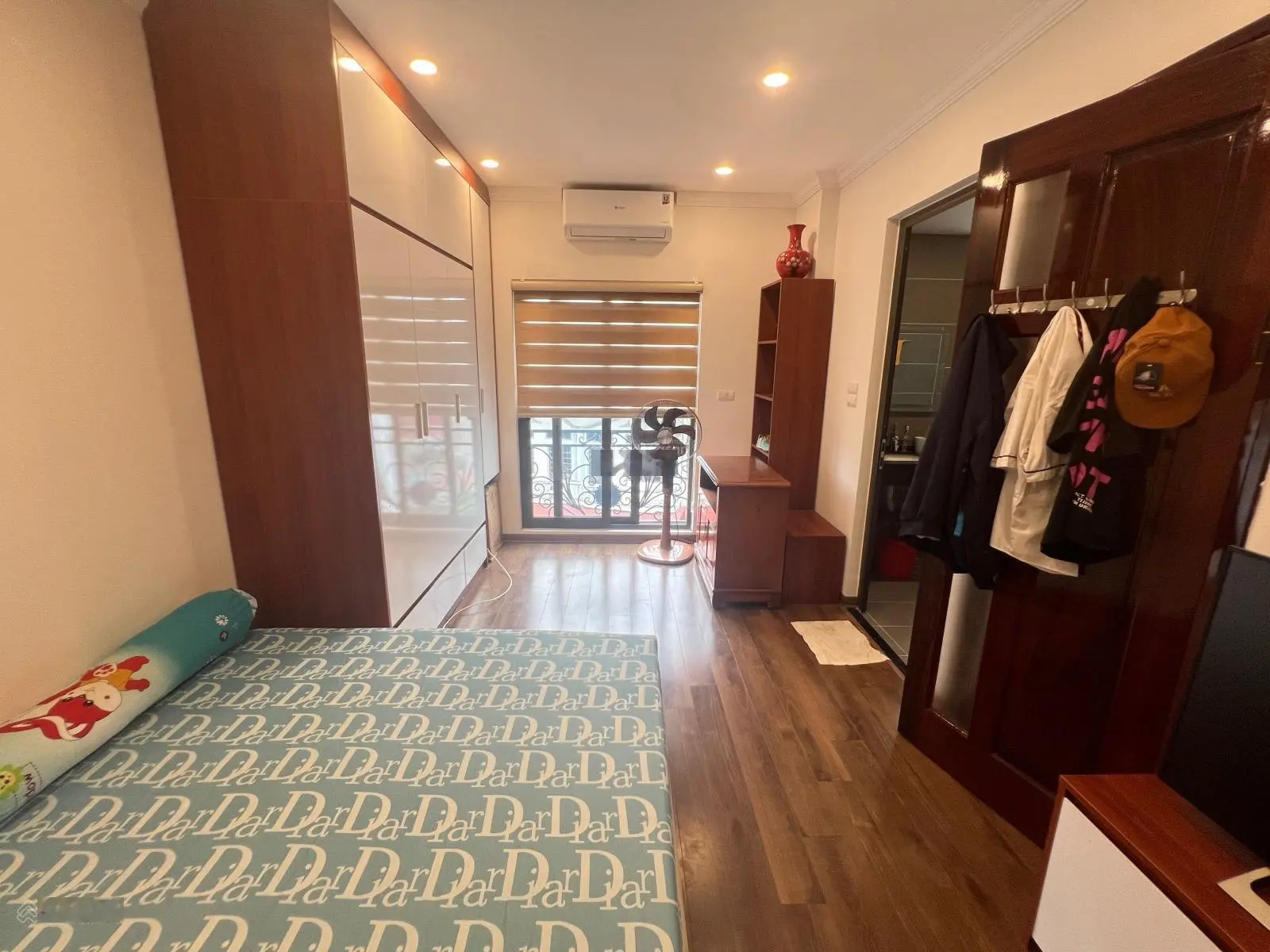 Cực hiếm Phúc Lợi, nhà đẹp full nội thất 6 tầng, MT 6m ô tô đỗ cổng, dân trí cao an cư, 4.6 tỷ