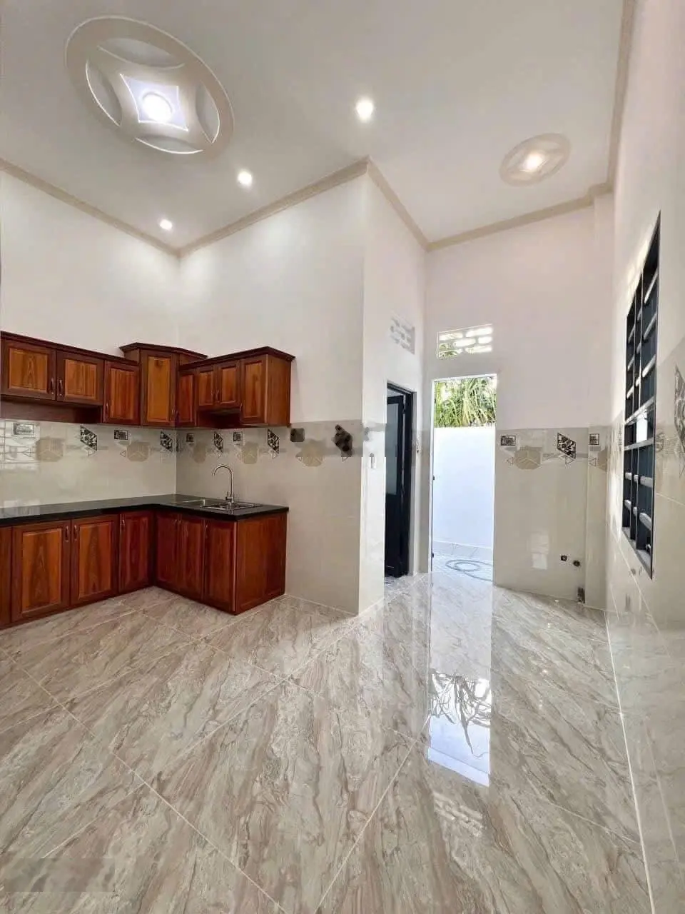 Chủ gửi bán căn nhà đường Huỳnh Văn Trí 115m2 SHR hướng ra Đinh Đức Thiện gần chợ Bình Chánh