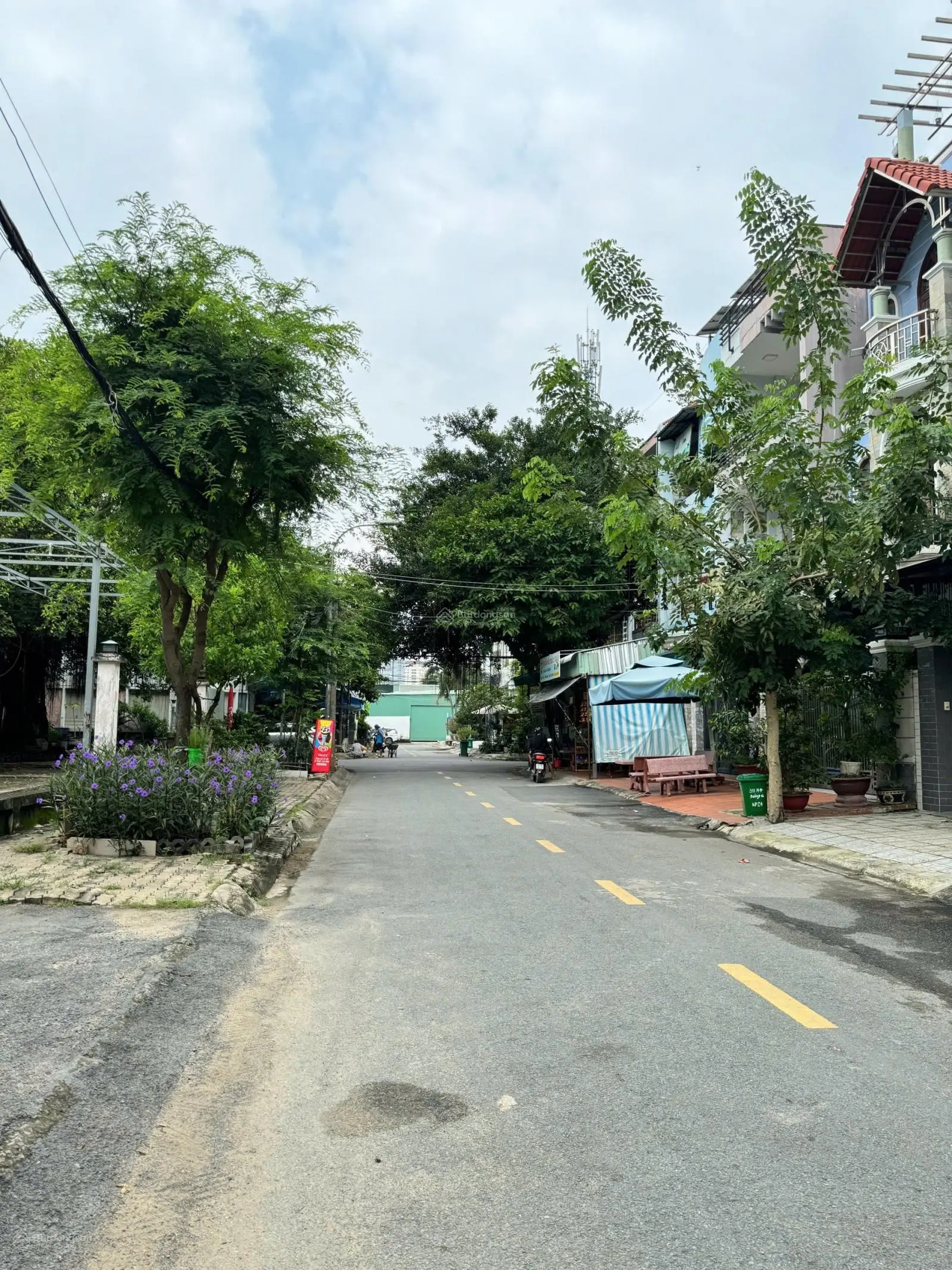 Bán nhà 3 tầng trung tâm P. An Phú vị trí liền kề Lương Định Của. DT: 5x20m. Giá: 20 tỷ